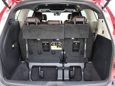 Used 2022 Toyota Sienna Platinum image 33