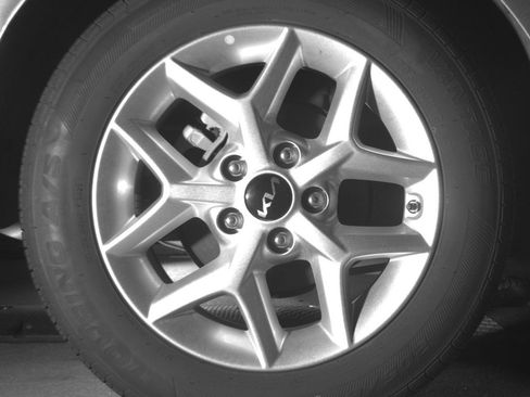 Used 2025 Kia Soul LX w/ LX Technology Package FWD image 15