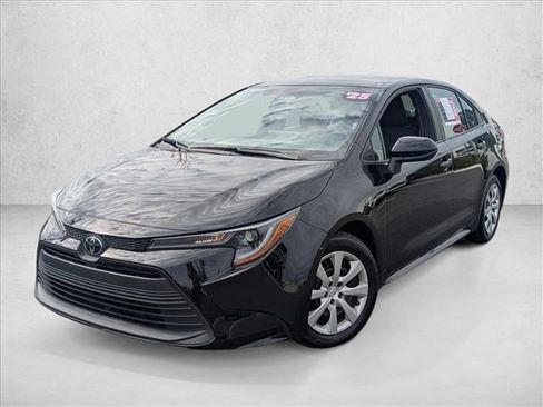 Certified 2025 Toyota Corolla LE image 1