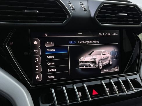 Used 2021 Lamborghini Urus image 27