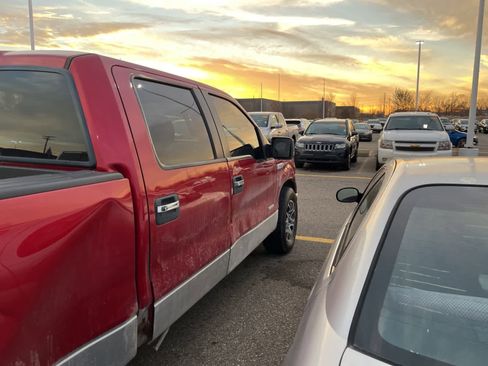 Used 2011 Ford F150 XLT w/ XLT Chrome Pkg image 15