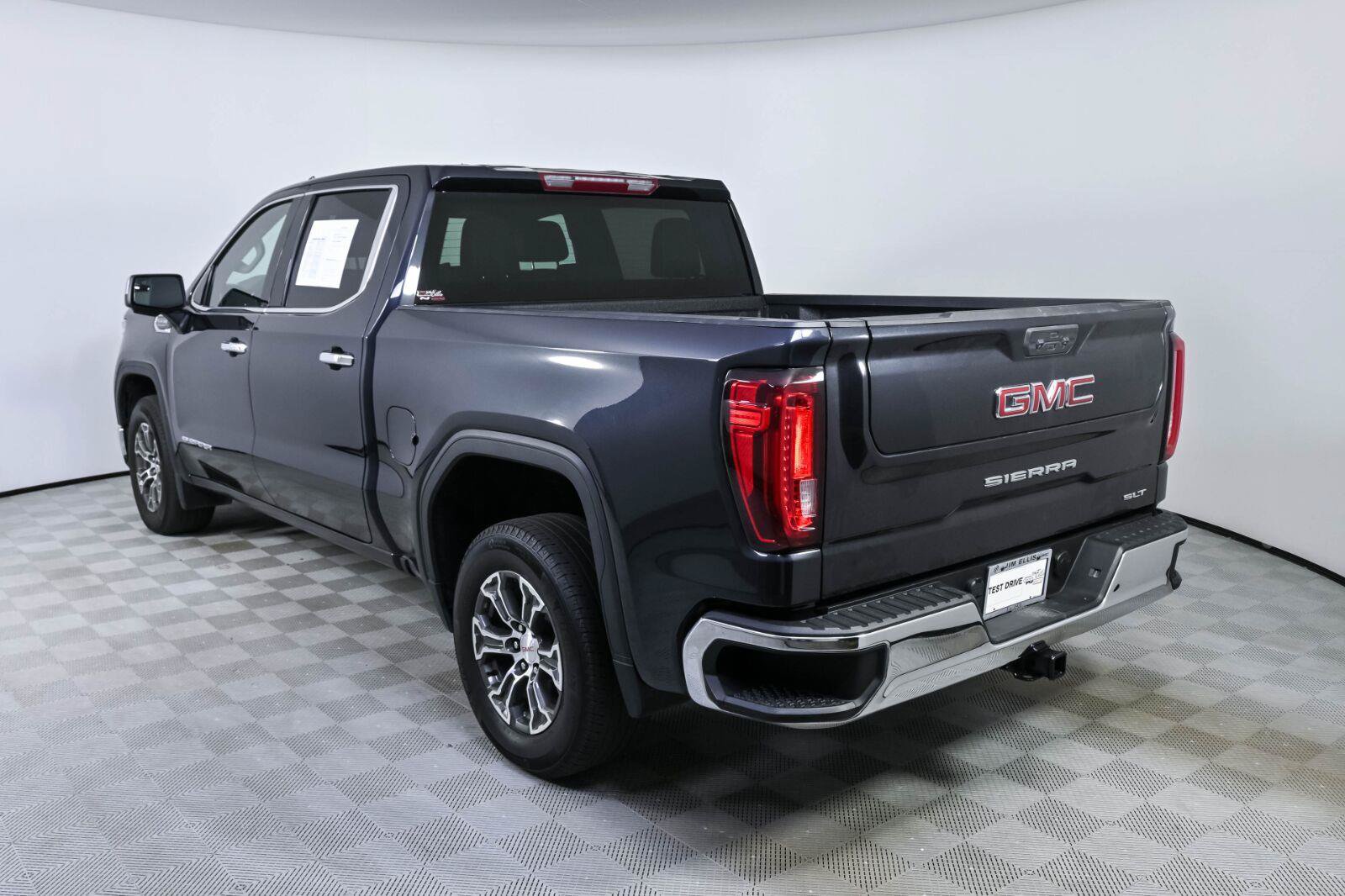 Used 2025 GMC Sierra 1500 SLT RWD image 3