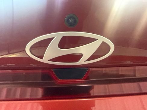 Used 2025 Hyundai Elantra SE w/ Cargo Package FWD image 13