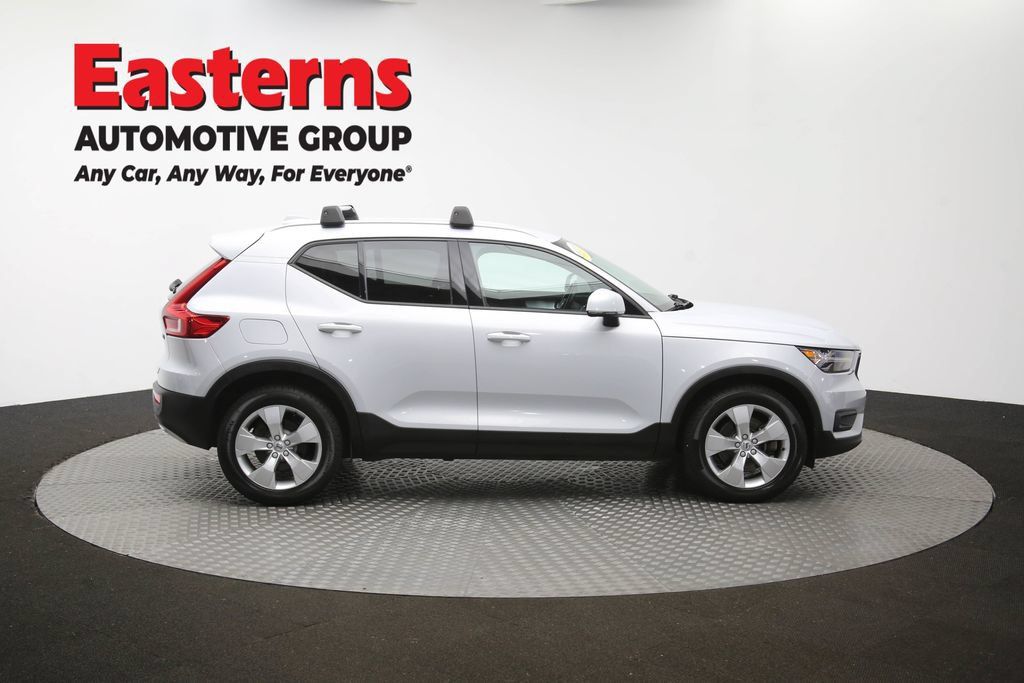 Used 2021 Volvo XC40 T4 Momentum FWD image 45