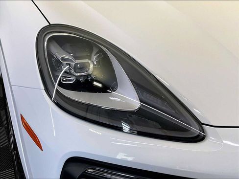 Certified 2023 Porsche Cayenne Platinum Edition AWD/4WD image 12