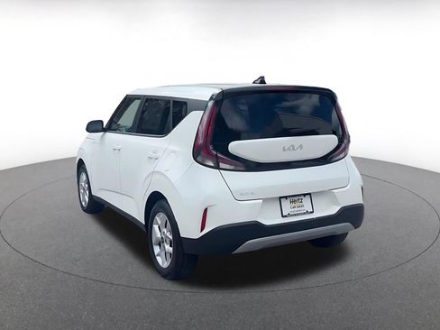 Used 2025 Kia Soul LX w/ LX Technology Package image 11