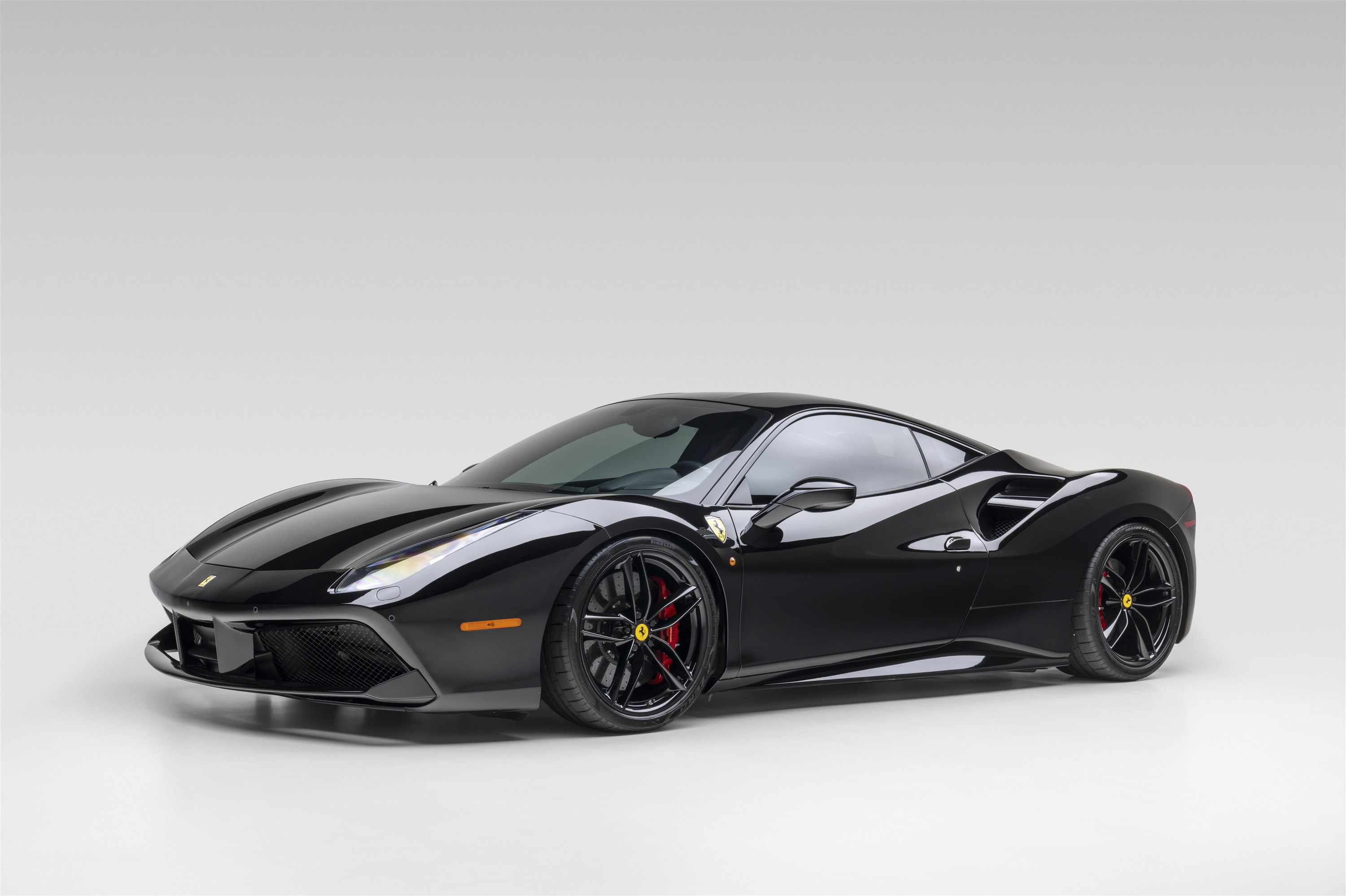 Certified 2018 Ferrari 488 GTB RWD image 2