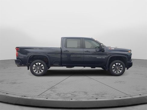 Used 2024 Chevrolet Silverado 2500 Custom w/ Custom Value Package image 9