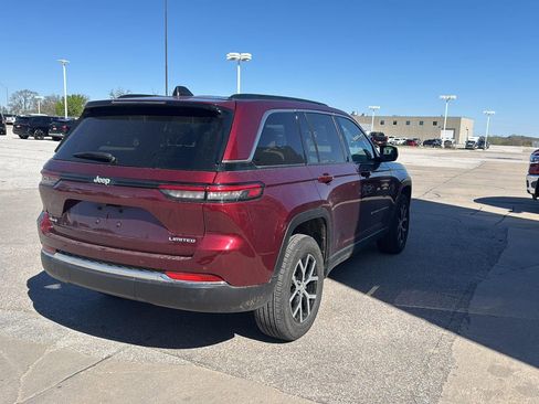 Used 2025 Jeep Grand Cherokee Limited image 4