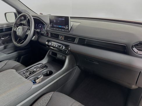 Certified 2025 Honda Pilot Sport image 36