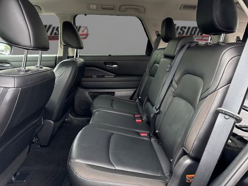 Used 2023 Nissan Pathfinder SL w/ Lighting Package (N92) AWD/4WD image 10