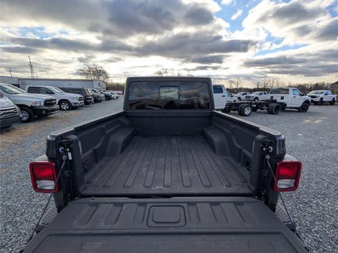 Used 2021 Jeep Gladiator Willys image 9