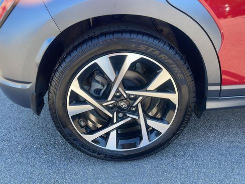 Used 2022 Hyundai Kona Limited FWD image 12