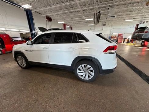 Used 2023 Volkswagen Atlas Cross Sport SE w/ Panoramic Sunroof Package AWD/4WD image 6