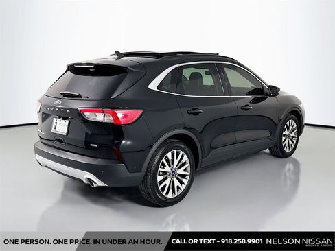 Used 2020 Ford Escape Titanium FWD image 5