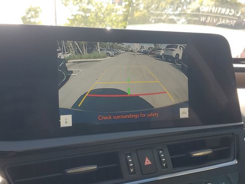 Used 2023 Lexus ES 300h w/ Premium Package image 30