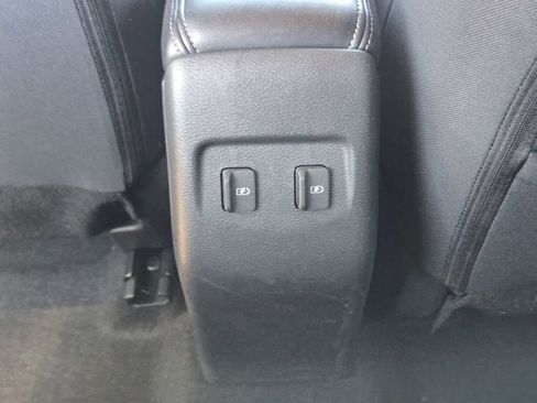 Used 2022 Nissan Kicks SV image 38