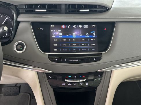 Used 2017 Cadillac XT5 Luxury w/ Driver Awareness Package image 21