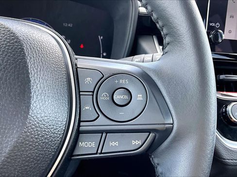 Certified 2026 Toyota Corolla Cross LE FWD image 24
