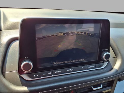 Certified 2025 Nissan Rogue SV image 6