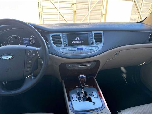 Used 2012 Hyundai Genesis 3.8 w/ Premium Pkg RWD image 9