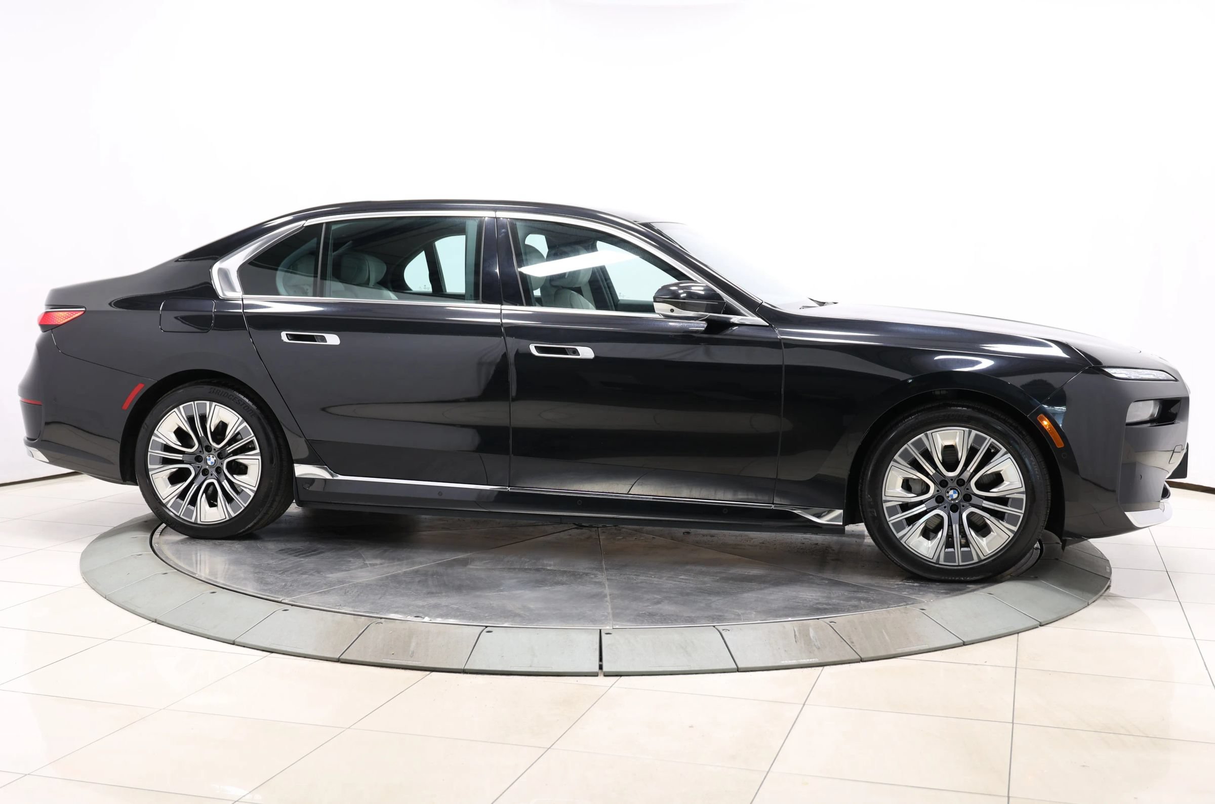 Used 2023 BMW i7 xDrive60 AWD/4WD image 71