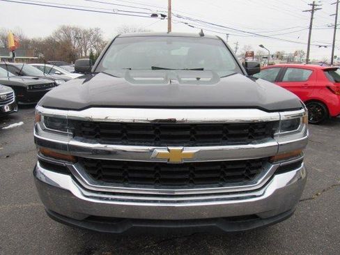 Used 2018 Chevrolet Silverado 1500 LT image 2