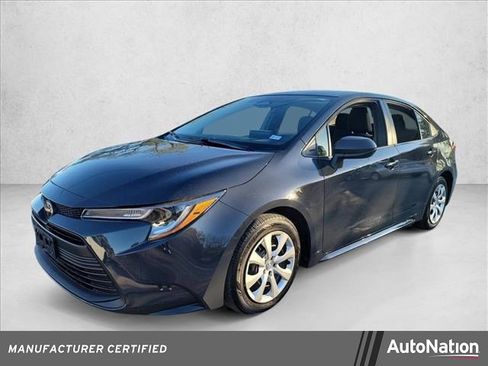 Used 2025 Toyota Corolla LE image 1