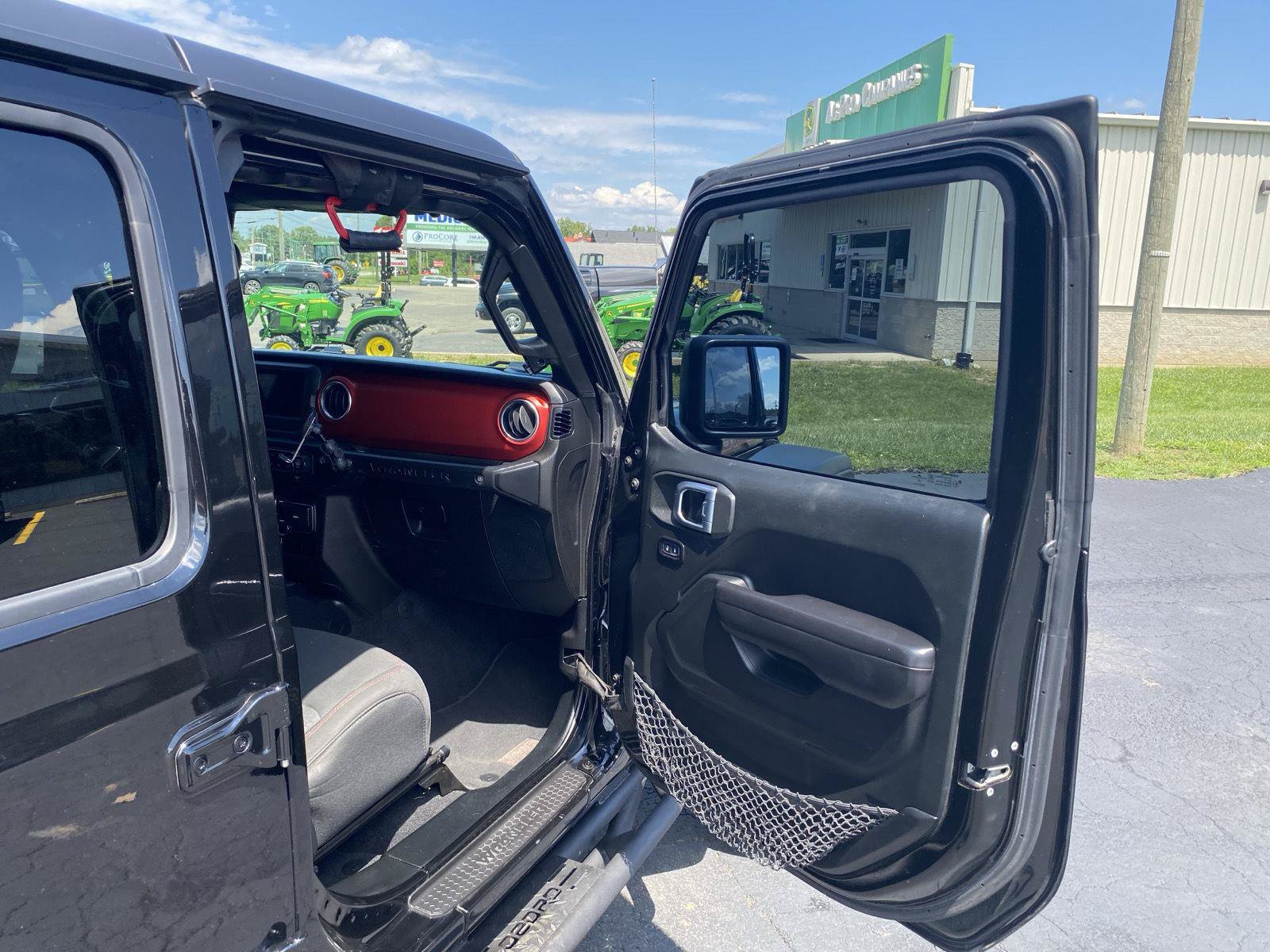 Used 2019 Jeep Wrangler Unlimited Rubicon w/ Cold Weather Group AWD/4WD image 28