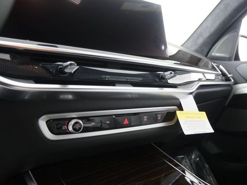 Used 2026 BMW X7 xDrive40i image 24
