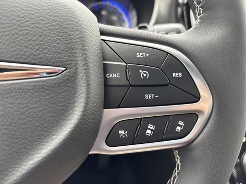 New 2026 Chrysler Pacifica Select FWD image 29