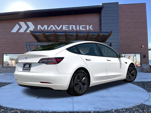 Used 2021 Tesla Model 3 Standard Range Plus RWD image 6