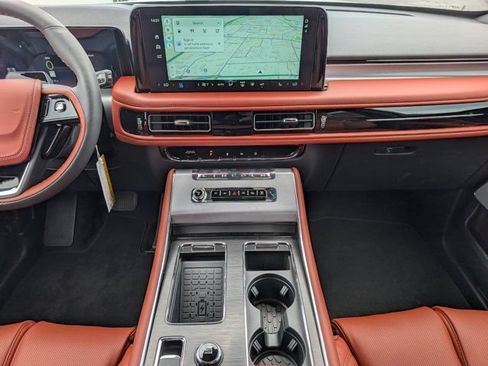 New 2026 Lincoln Aviator Reserve AWD/4WD image 7
