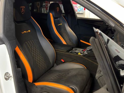 Used 2023 Lamborghini Urus Performante AWD/4WD image 22