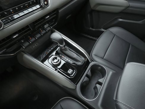 Used 2024 GMC Canyon Denali w/ LPO, Denali Black Edition image 11