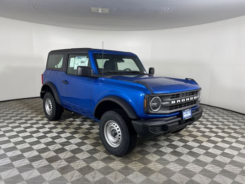 New 2025 Ford Bronco Base image 7