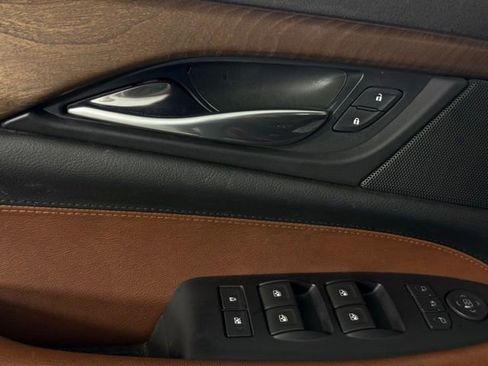 Used 2018 Cadillac Escalade ESV Premium Luxury image 9