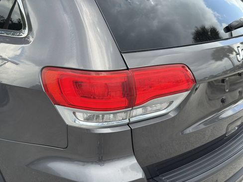 Used 2019 Jeep Grand Cherokee Laredo RWD image 7