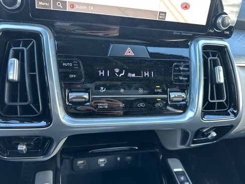 Certified 2023 Kia Sorento SX Prestige image 27