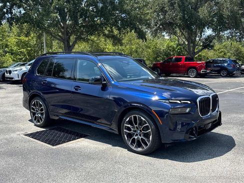 New 2026 BMW X7 M60i image 2