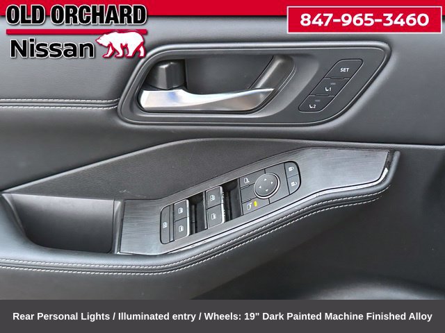 Used 2025 Nissan Rogue SL w/ SL Premium Package AWD/4WD image 9