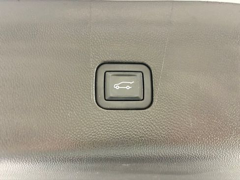 Used 2022 Buick Enclave Premium FWD image 56