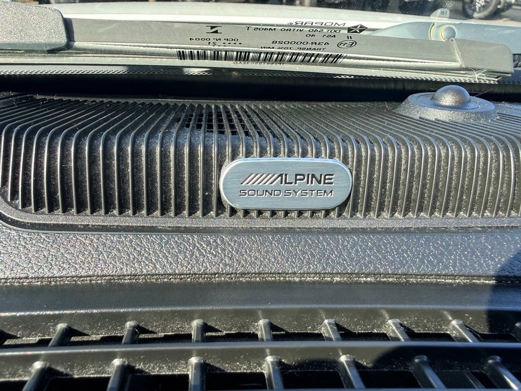 Used 2017 RAM 1500 Laramie AWD/4WD image 28