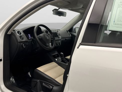 Used 2017 Volkswagen Tiguan S AWD/4WD image 10