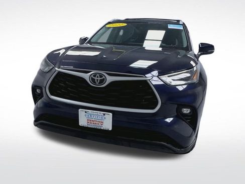 Used 2022 Toyota Highlander XLE AWD/4WD image 20