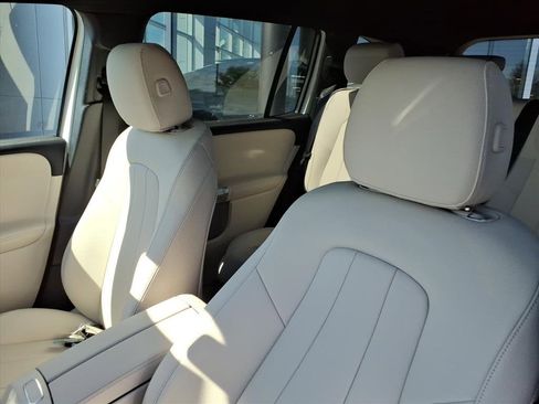 New 2025 Mercedes-Benz GLB 250 4MATIC image 13