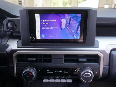 Used 2025 Toyota Tacoma SR5 AWD/4WD image 9