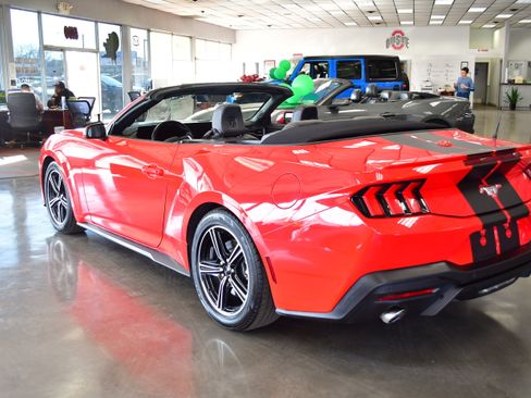 Used 2024 Ford Mustang Premium image 13