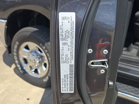 Used 2024 RAM 2500 Tradesman w/ Chrome Appearance Group AWD/4WD image 32