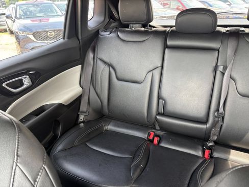 Used 2025 Jeep Compass Limited AWD/4WD image 40